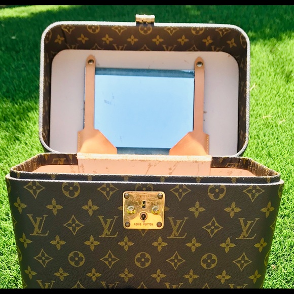 Louis Vuitton Vintage Train/Cosmetic Case/Luggage - Picture 3 of 11